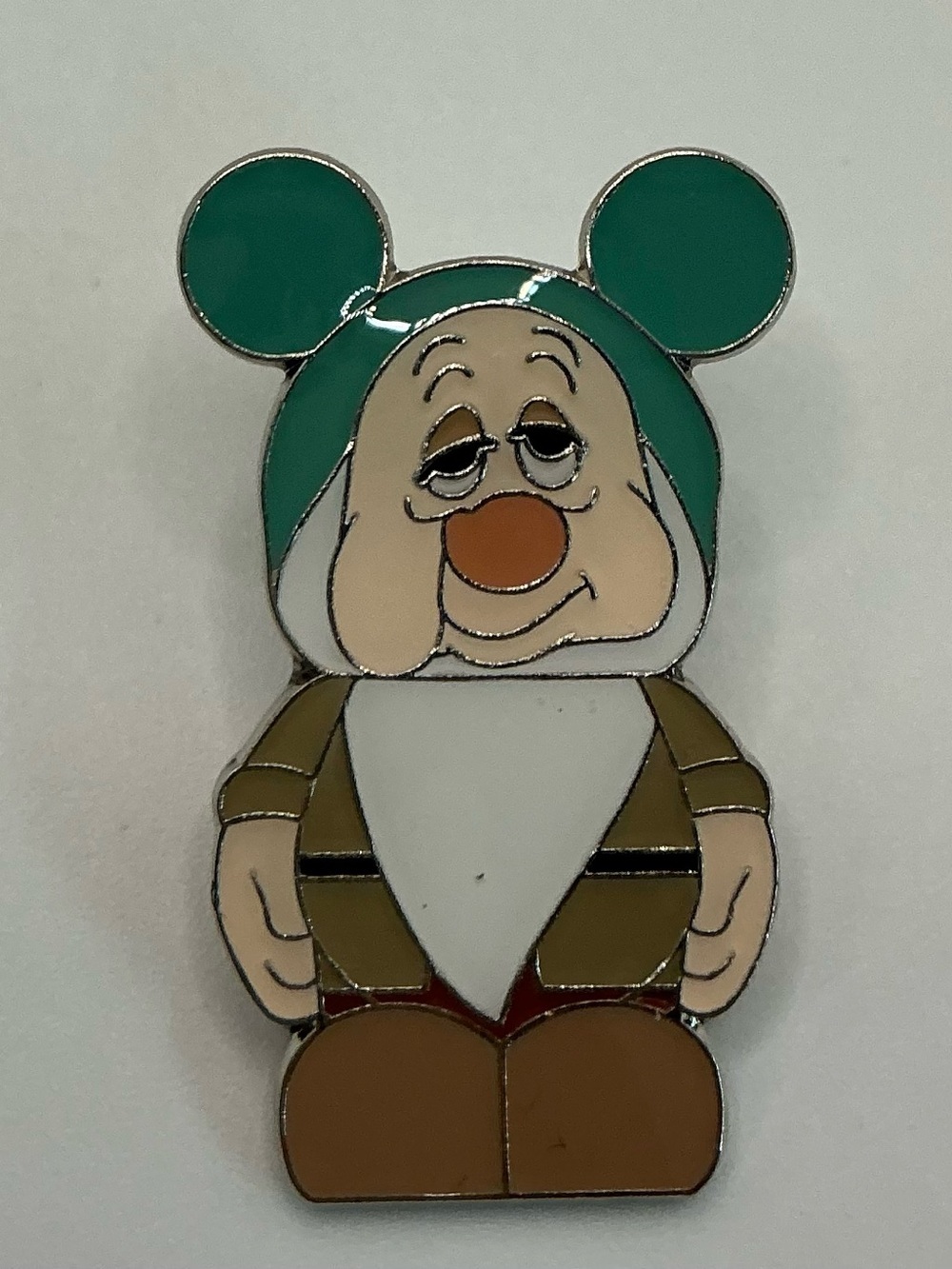 DISNEY VINYLMATION JR. SERIES #6 SNOW WHITE SLEEPY CHARACTER PIN